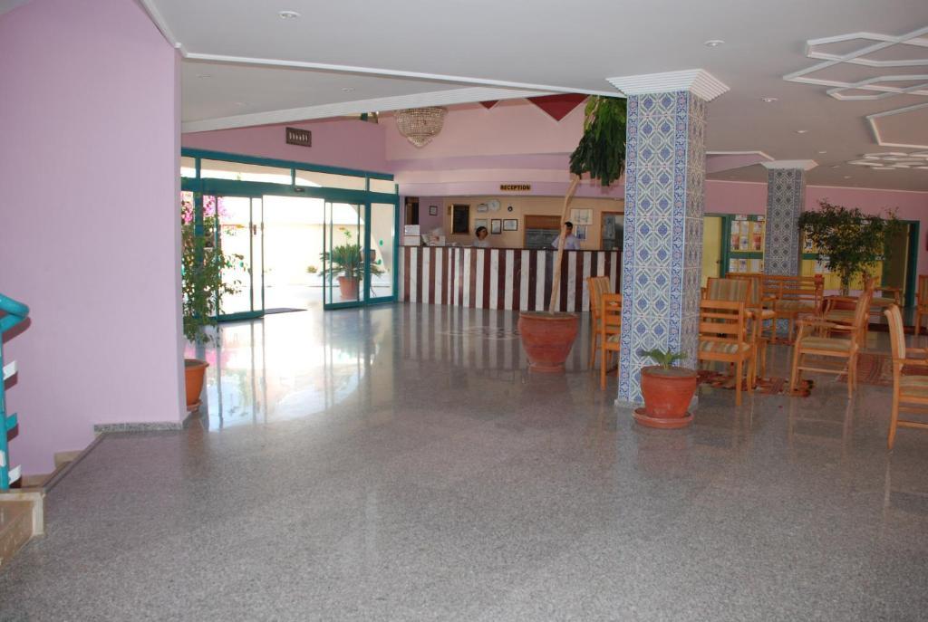 Clover Magic Park Side Hotel Exterior photo